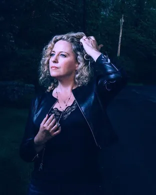 Amy Helm