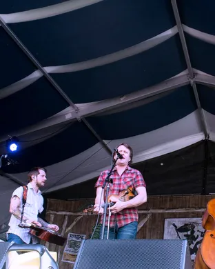 Live concert by The Infamous Stringdusters